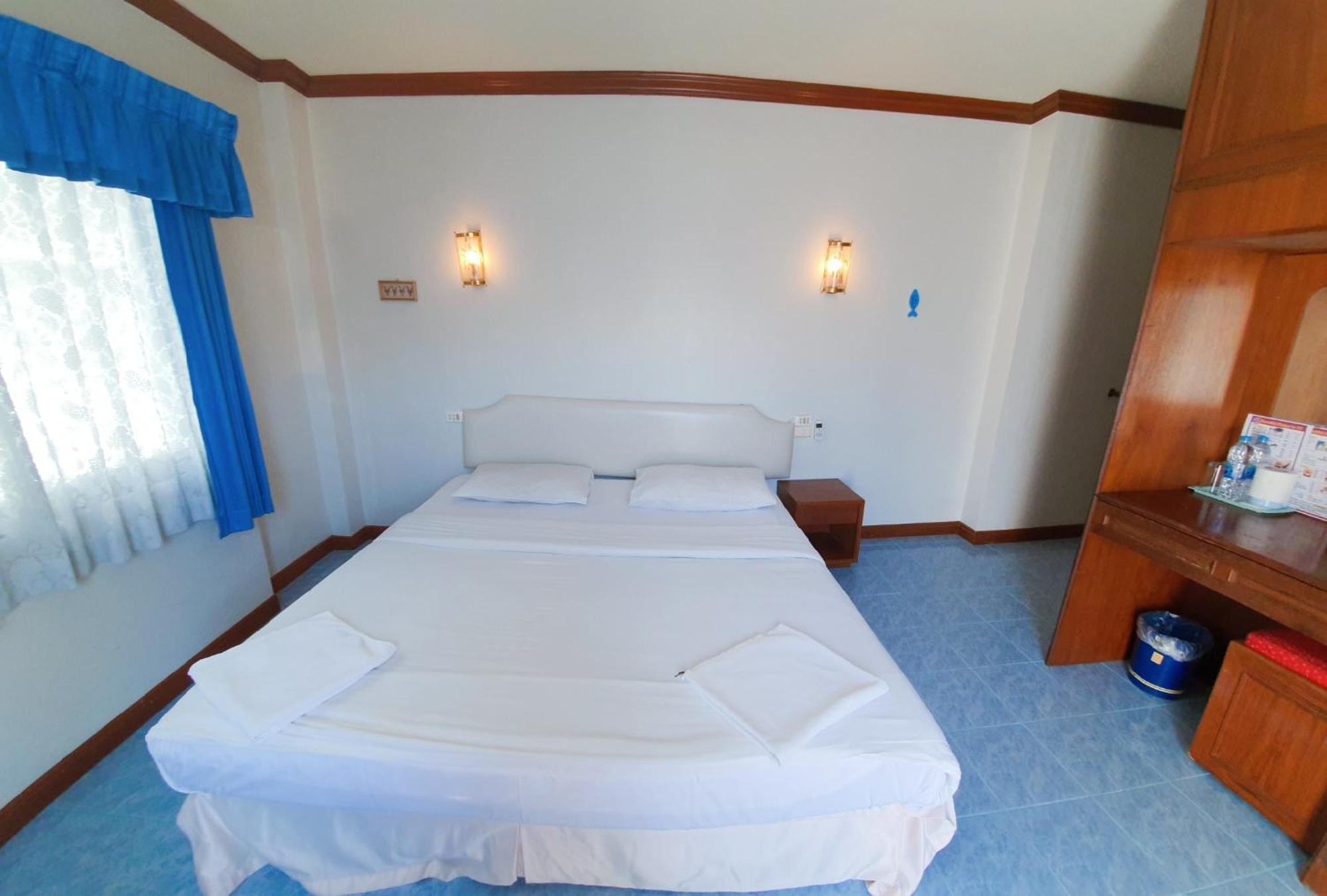 Break Point Hotel Patong Экстерьер фото