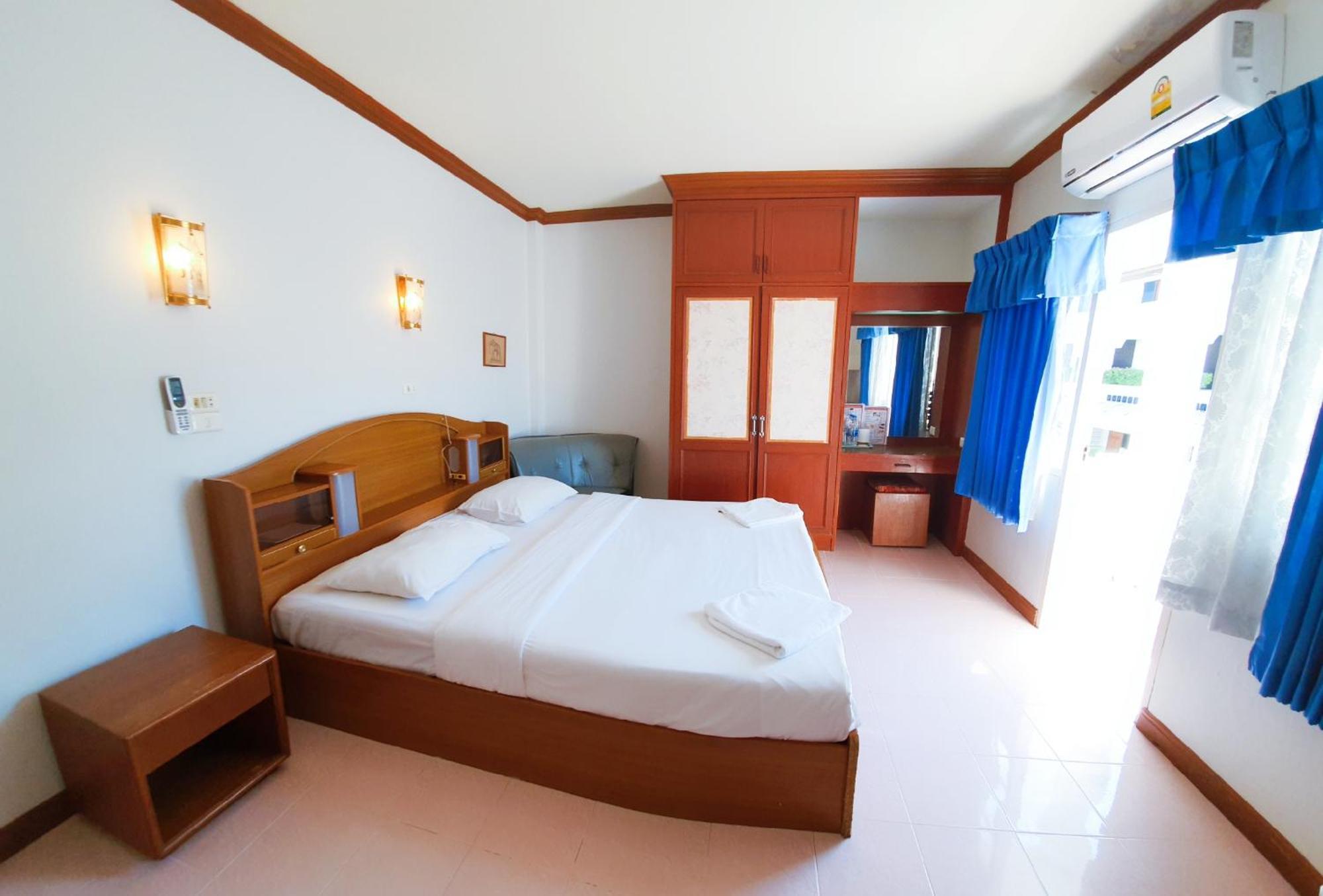 Break Point Hotel Patong Экстерьер фото