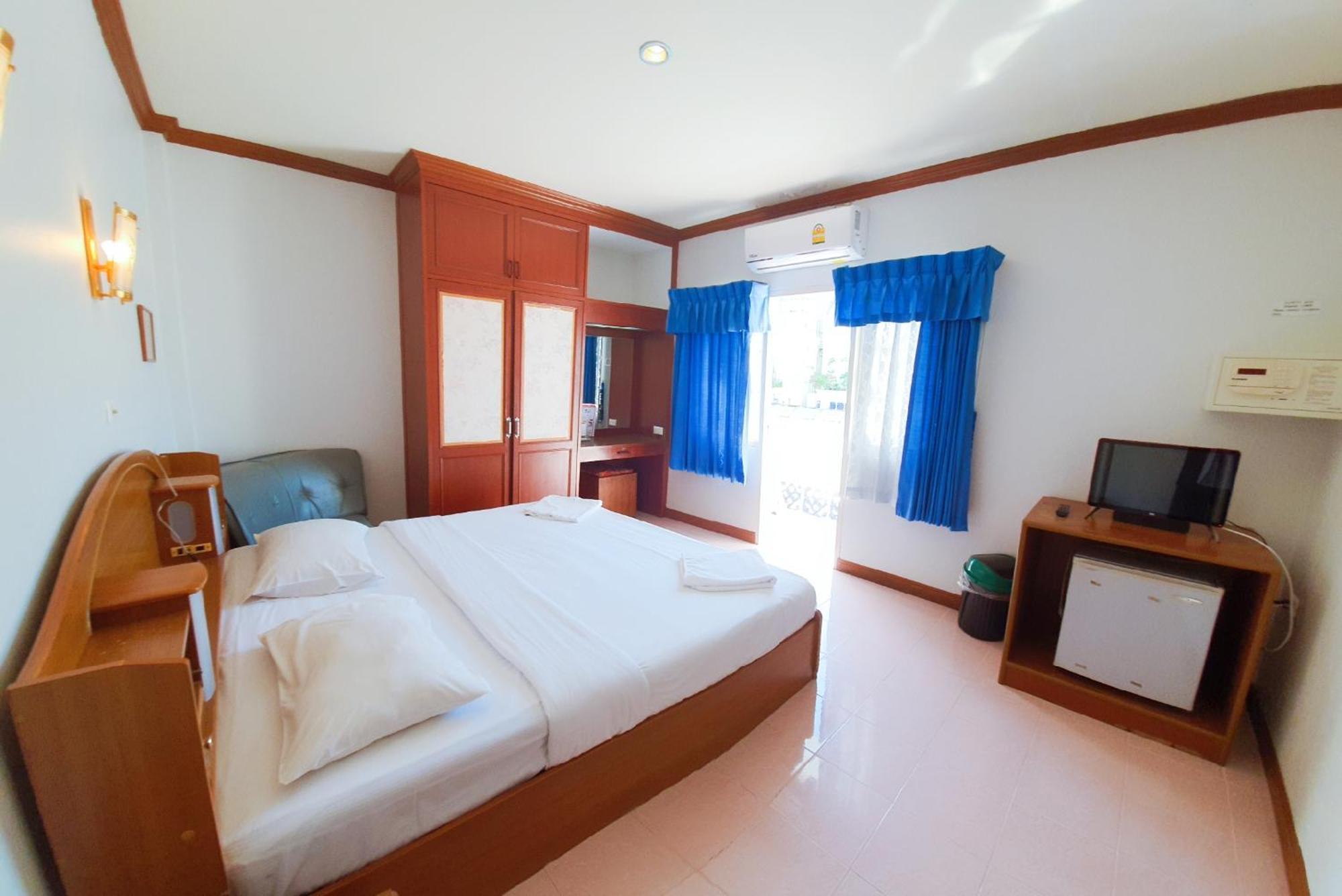 Break Point Hotel Patong Экстерьер фото
