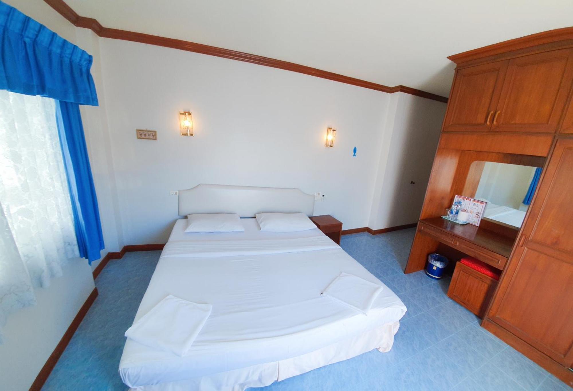 Break Point Hotel Patong Экстерьер фото