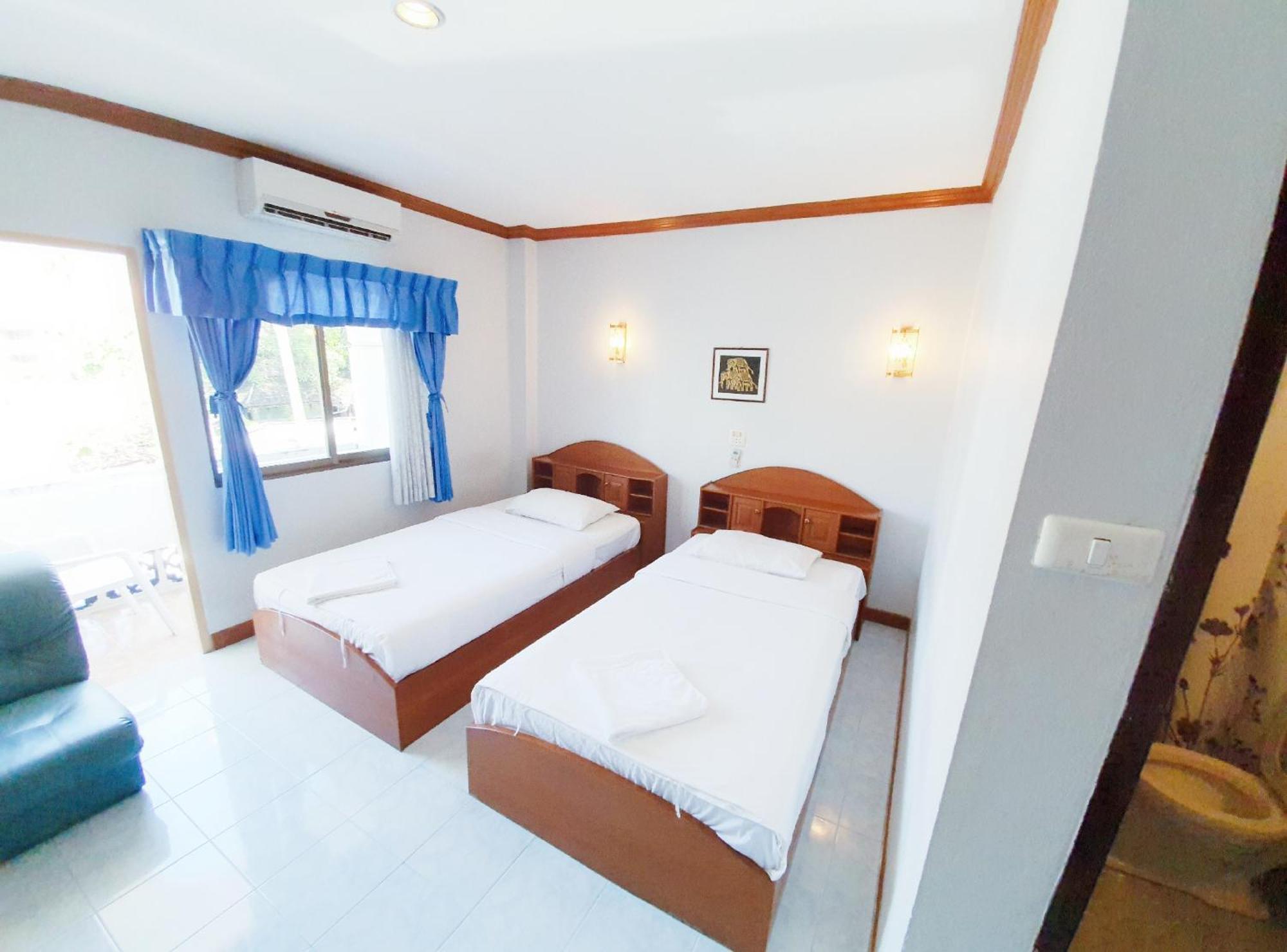 Break Point Hotel Patong Экстерьер фото