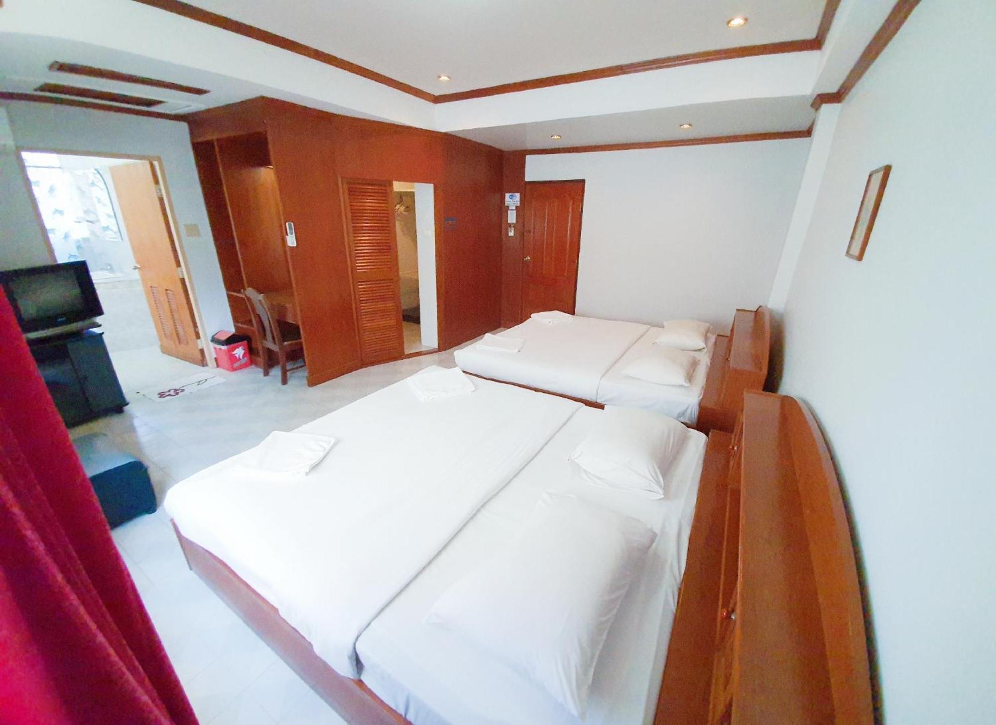 Break Point Hotel Patong Экстерьер фото