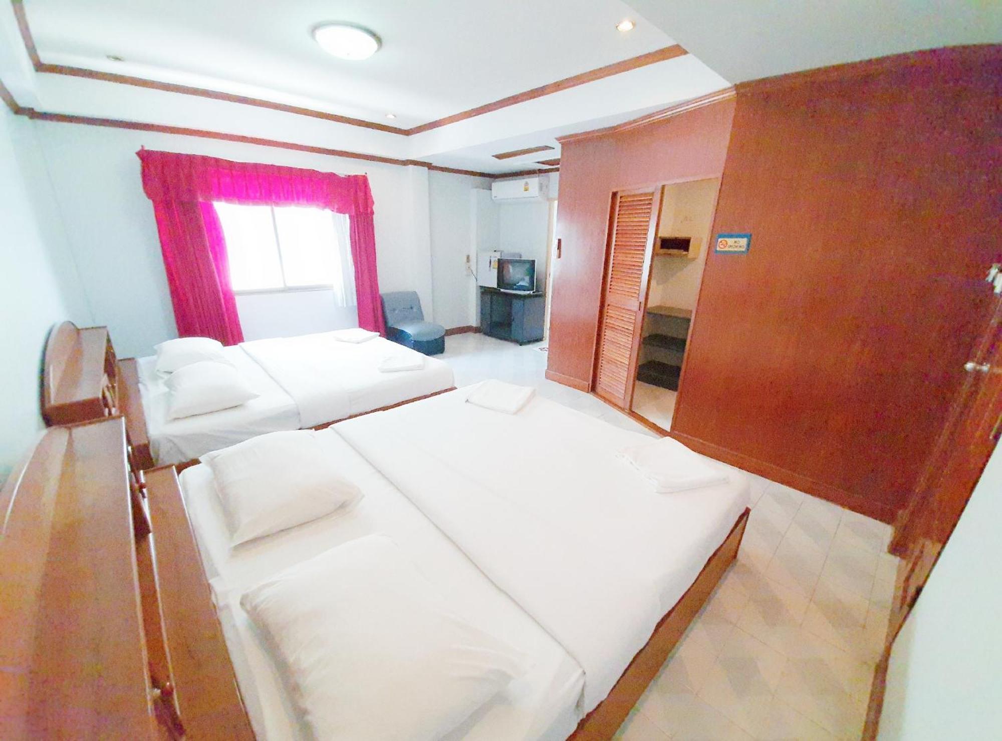 Break Point Hotel Patong Экстерьер фото