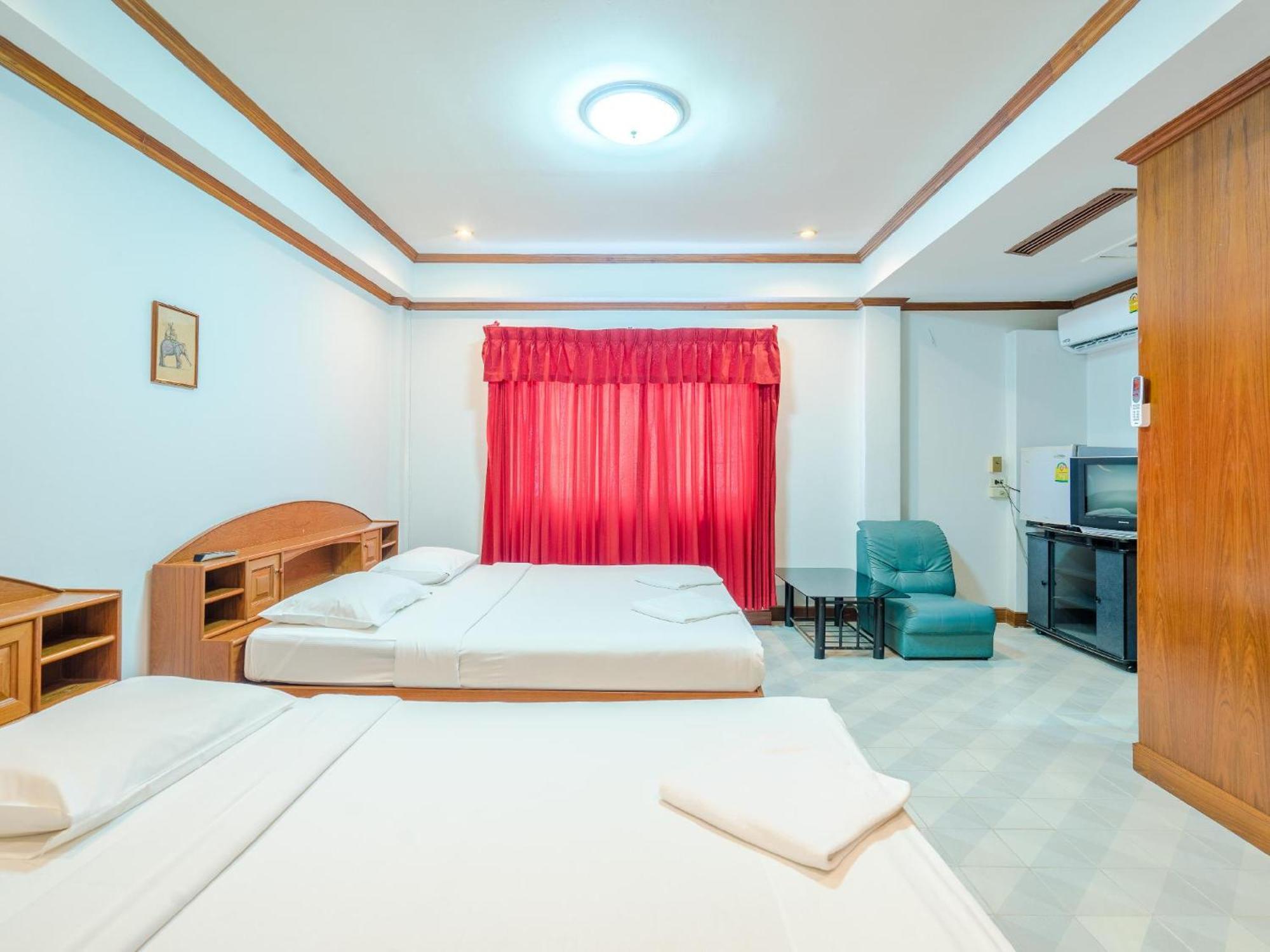 Break Point Hotel Patong Экстерьер фото