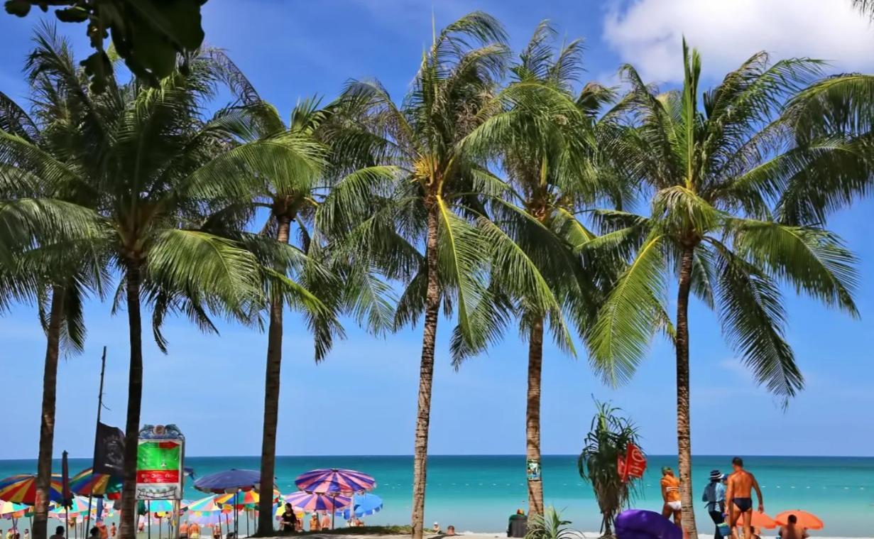 Break Point Hotel Patong Экстерьер фото