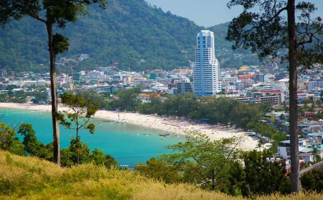 Break Point Hotel Patong Экстерьер фото