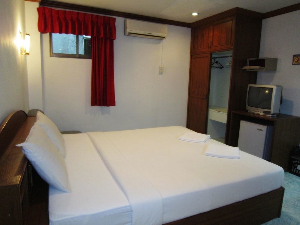 Break Point Hotel Patong Экстерьер фото