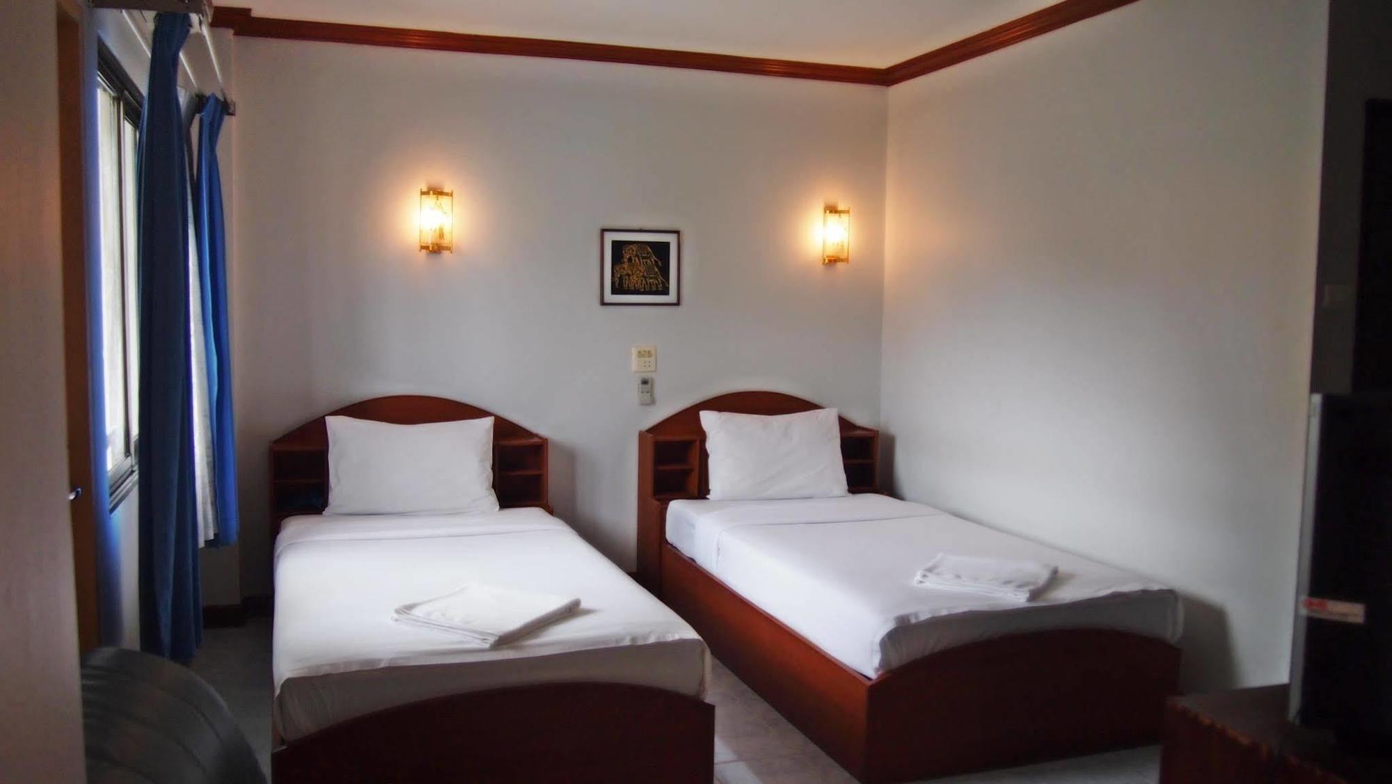 Break Point Hotel Patong Экстерьер фото